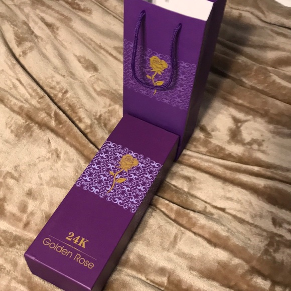 24K Golden Rose in packaging romantic unique touch - Picture 2 of 5
